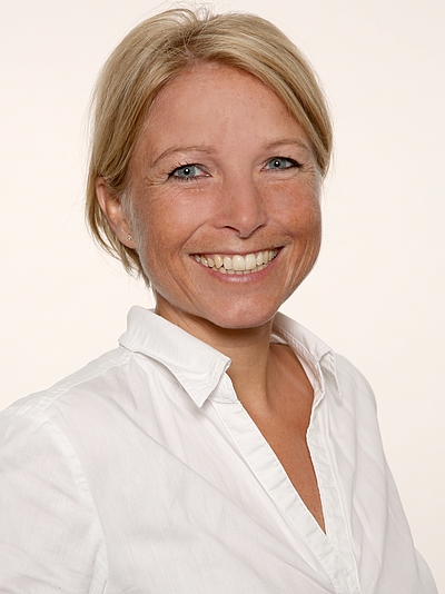 Portraitfoto Nina Meisinger-Krenn, Kommunikation